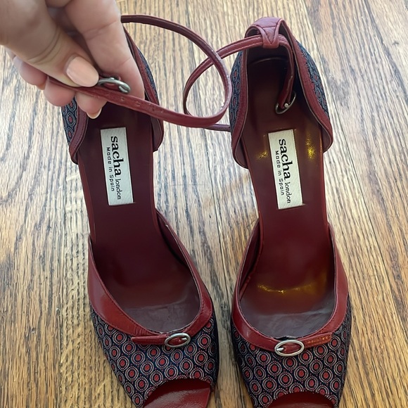 Red and Navy Heels - Picture 10 of 12